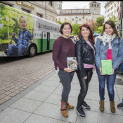 Soraya González, Psicóloga de AFAC, Leire Bonachea, Trabajadora Social de AFAC, Lara Pérez, Terapeuta Ocupacional de AFAC, Consuelo Gómez, Secretaria de la Junta Directiva de AFAC